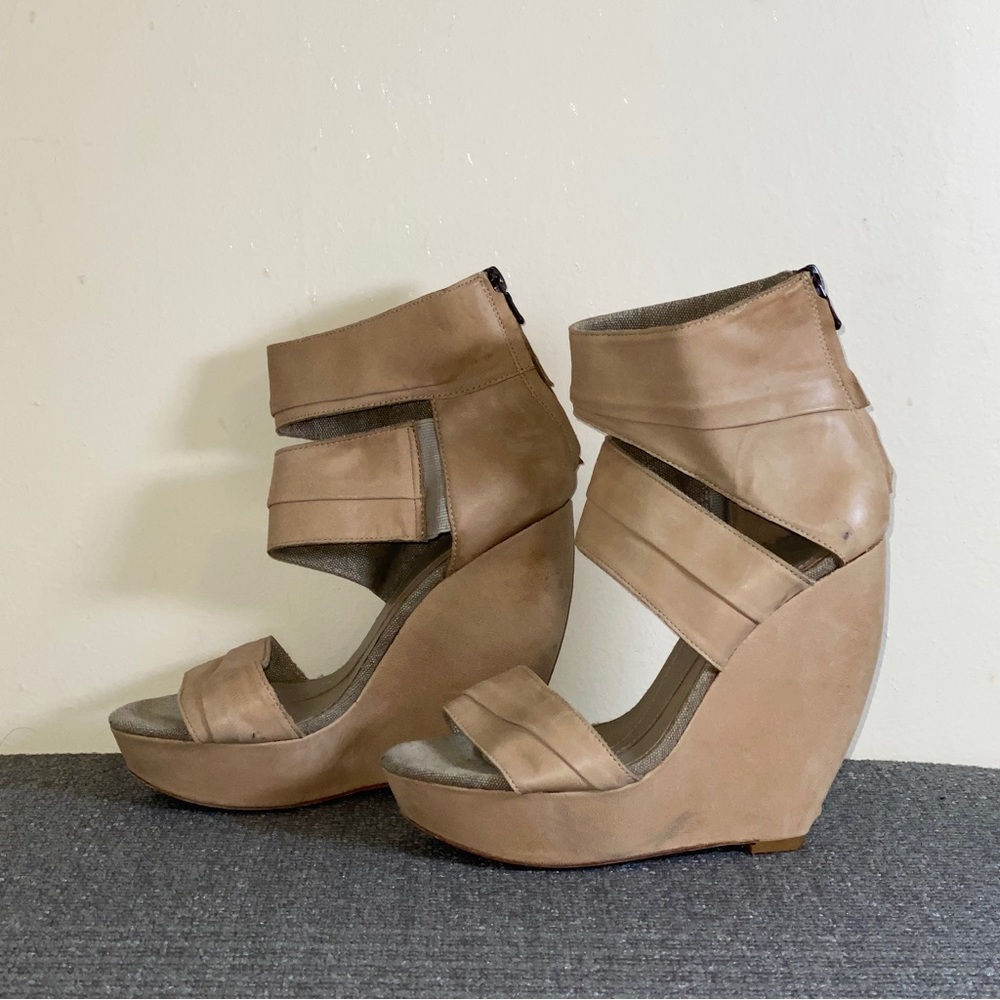 Joe’s Leather Wedge Sandals - 8